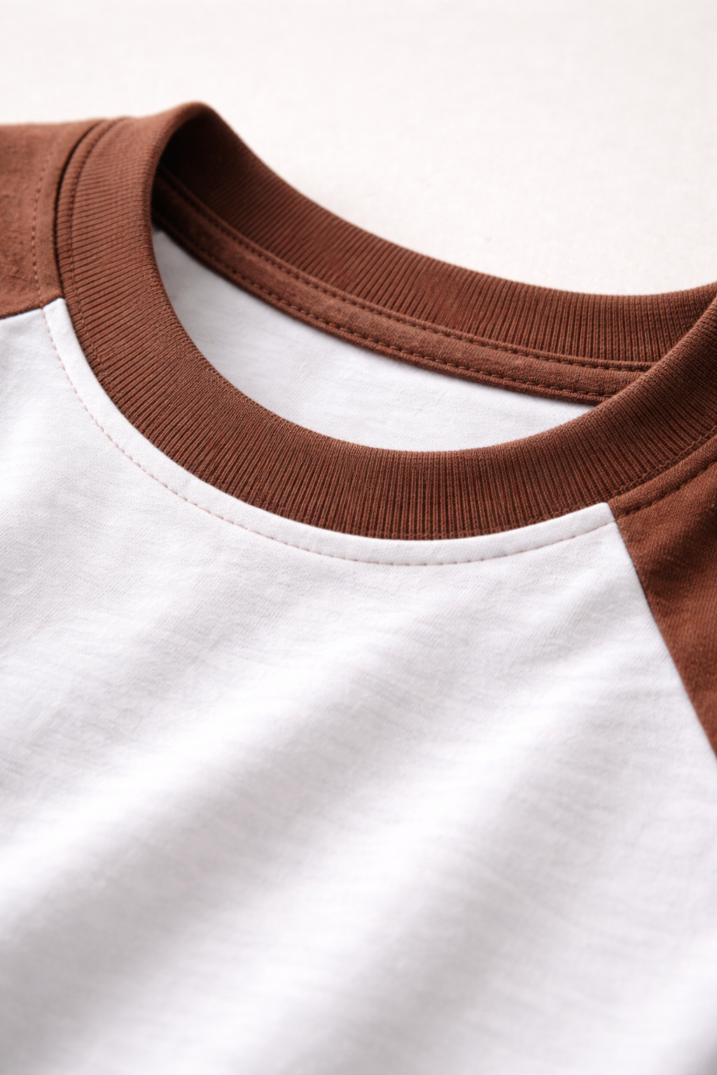 MEN’S WHITE & BROWN RAGLAN FULL SLEEVE HEART PRINT T-SHIRT