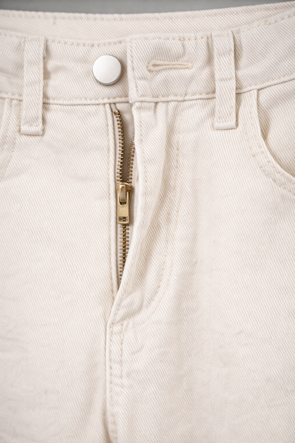 Women’s Distressed Straight Leg Jeans – Cream White Denim